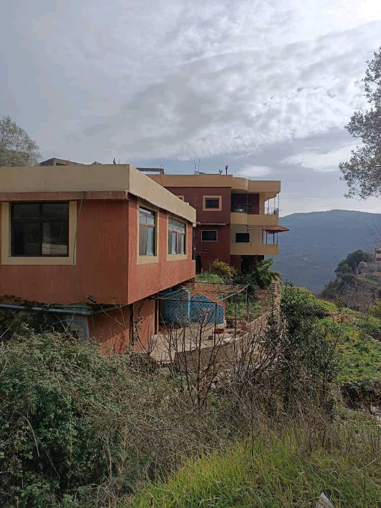 فيلا 5 غرف 3 صالات 800م² للبيع