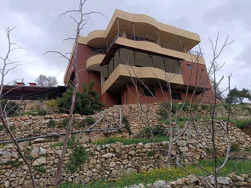 فيلا 5 غرف 3 صالات 800م² للبيع