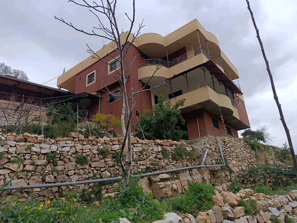 فيلا 5 غرف 3 صالات 800م² للبيع