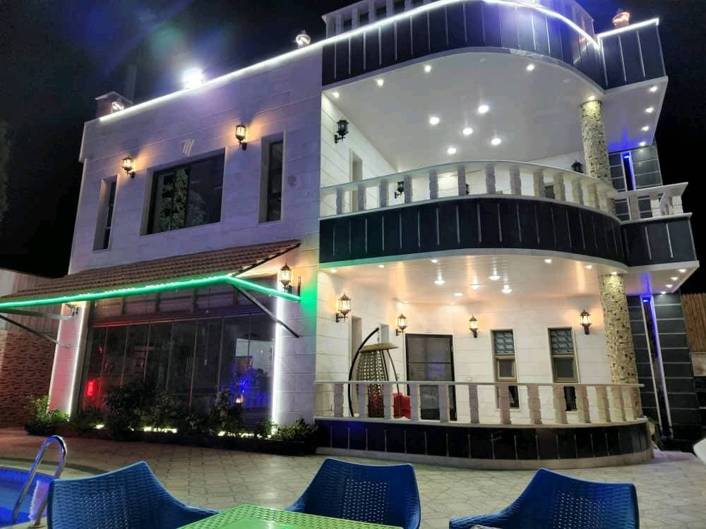 فيلا 6 غرف 2 صالات 300م² مع فرش للبيع