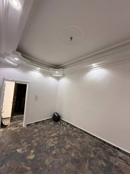 شقة 6 غرف طابق 1 للإيجار