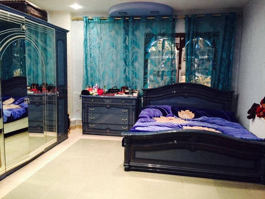 فيلا 15 غرف 3 صالات 2000م² للبيع