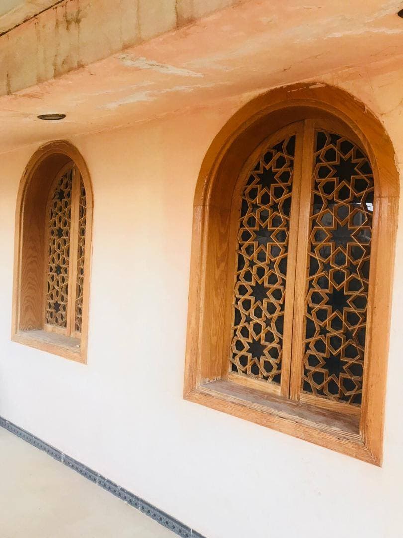 فيلا 15 غرف 3 صالات 2000م² للبيع