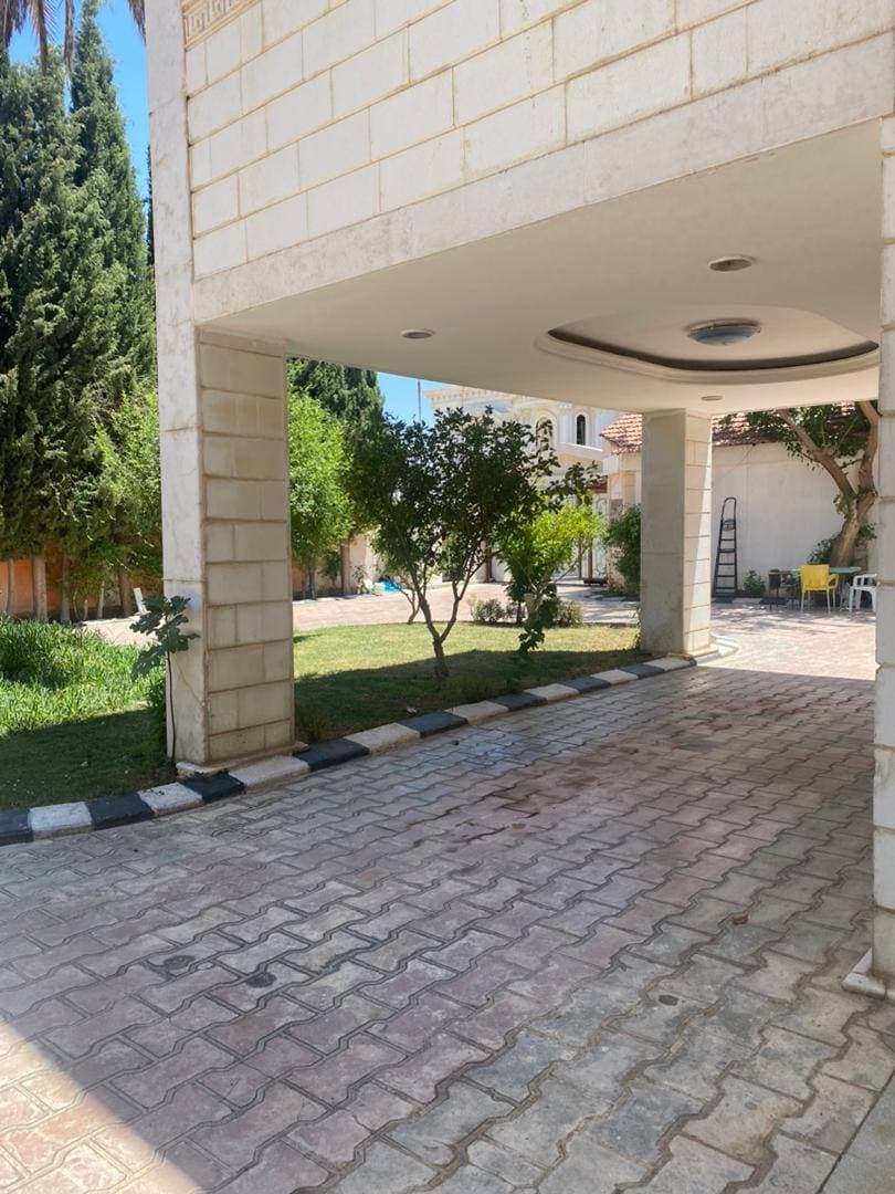 فيلا 15 غرف 3 صالات 2000م² للبيع