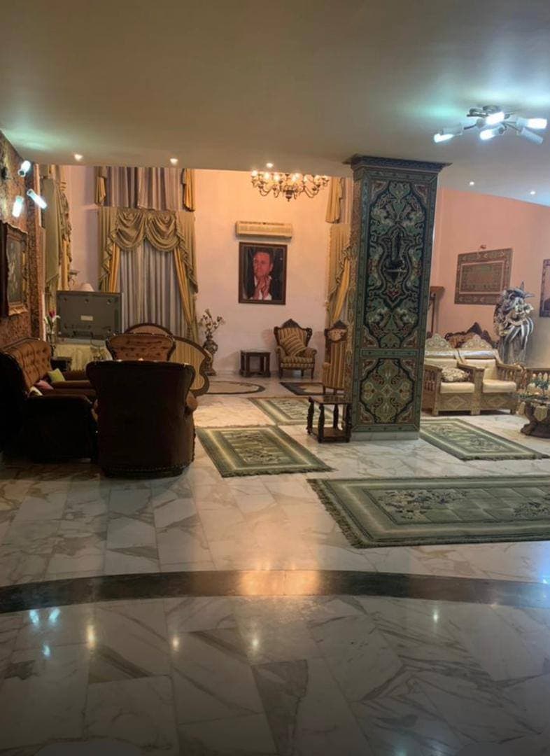 فيلا 15 غرف 3 صالات 2000م² للبيع