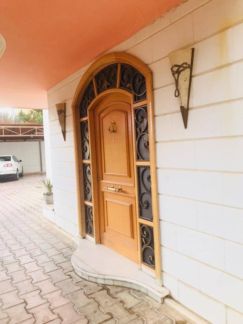 فيلا 15 غرف 3 صالات 2000م² للبيع