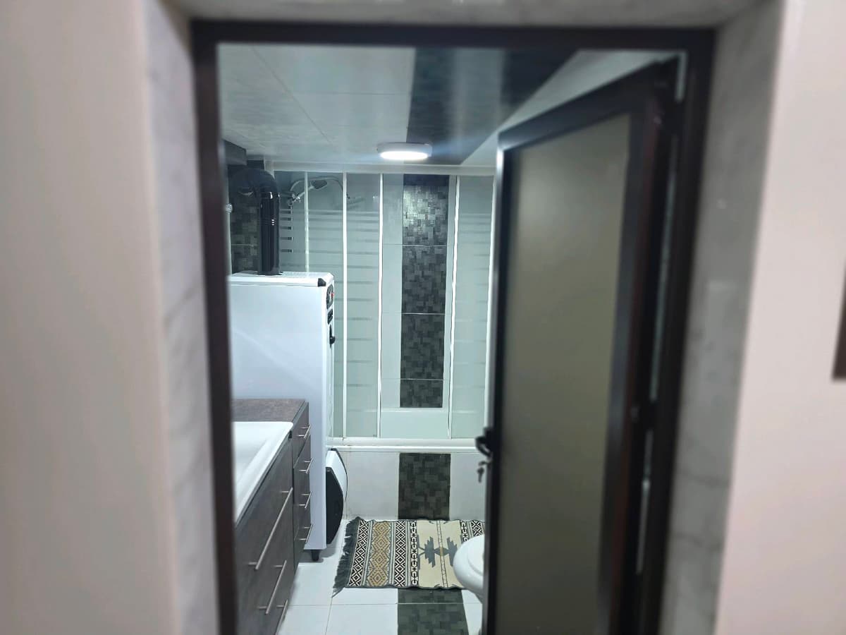 شقة 5 غرف 2 صالات 260م² طابق 3 مع فرش للبيع