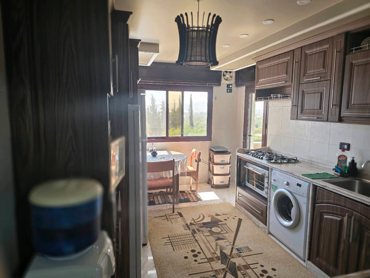 شقة 5 غرف 2 صالات 260م² طابق 3 مع فرش للبيع