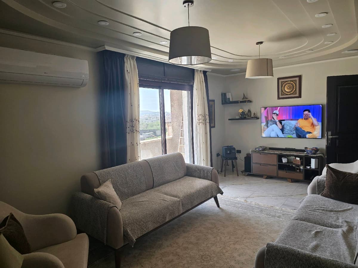 شقة 5 غرف 2 صالات 260م² طابق 3 مع فرش للبيع