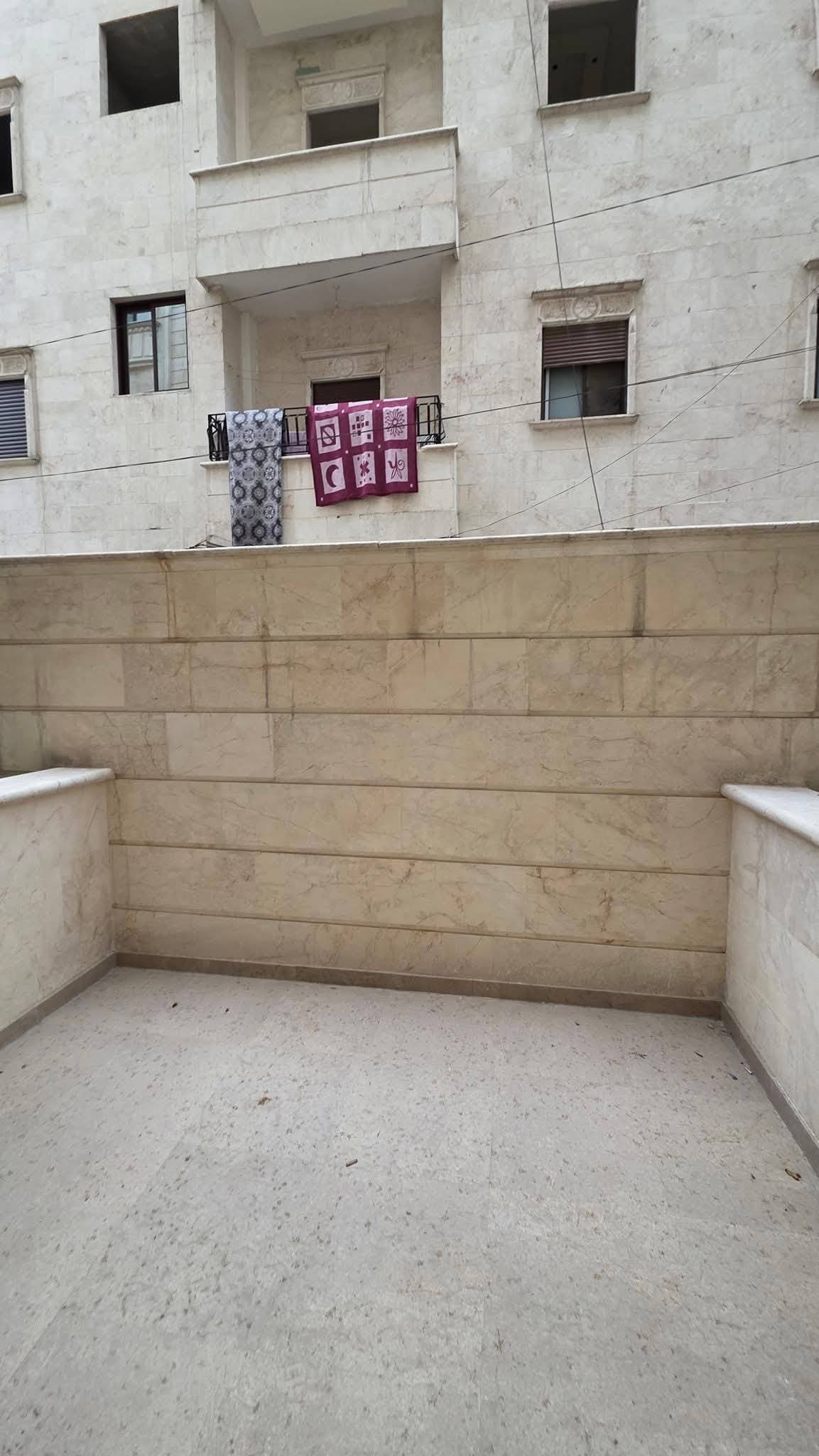 شقة 4 غرف 1 صالات 120م² أرضي للبيع