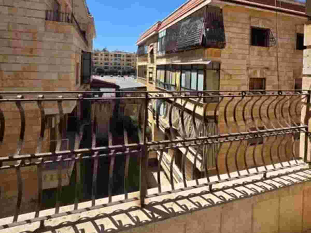 شقة 3 غرف 130م² طابق 3 للبيع