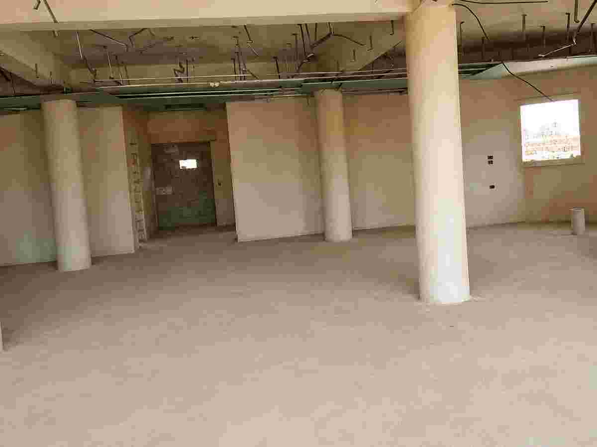 مزرعة 8 غرف 2500م² للبيع
