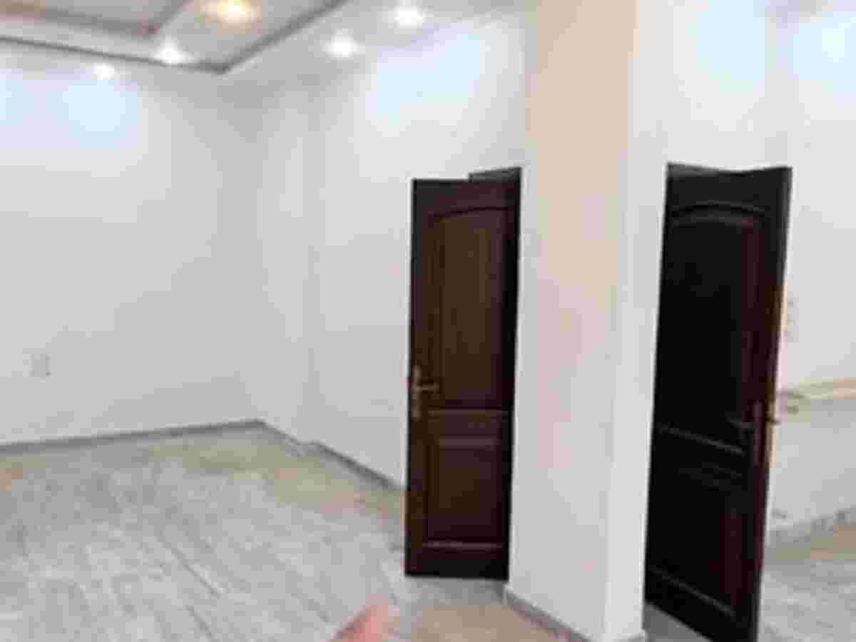 شقة 5 غرف طابق 2 للبيع