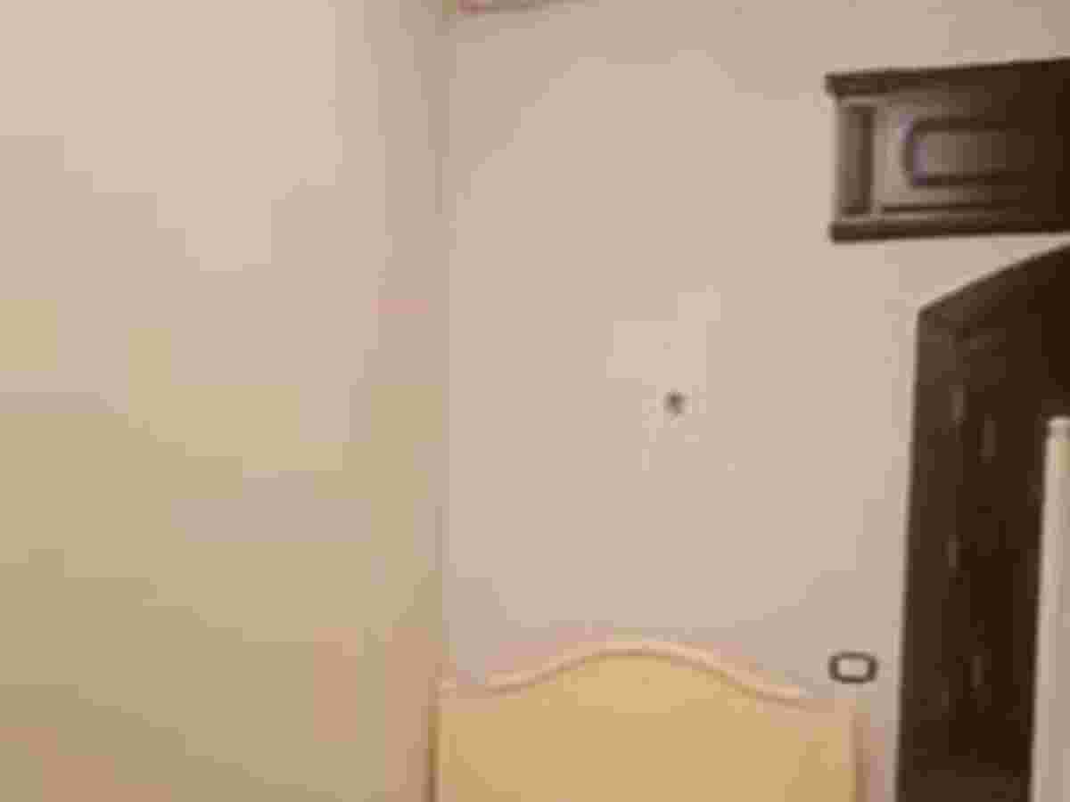 شقة 7 غرف طابق 1 للبيع