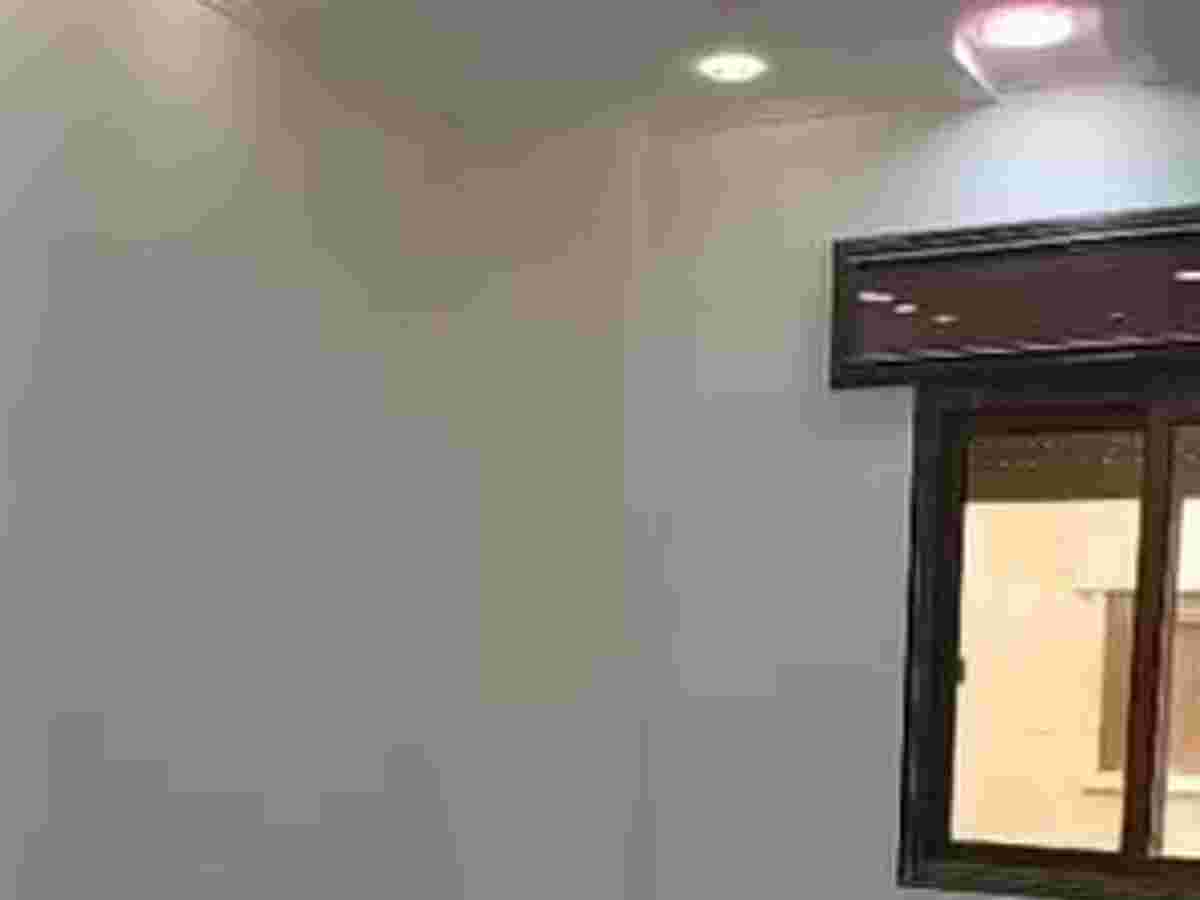 شقة 4 غرف طابق 3 للإيجار