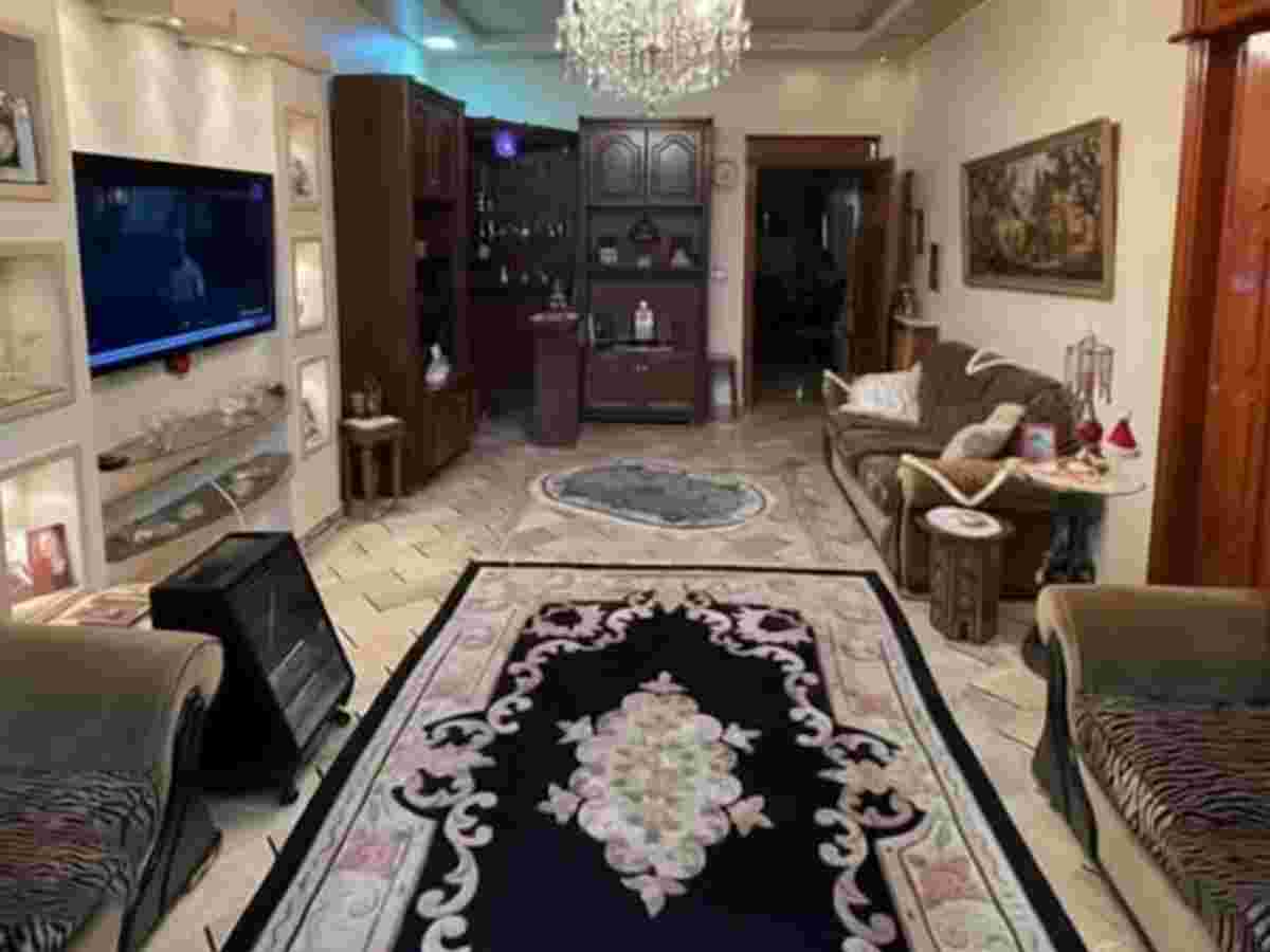 شقة 7 غرف 360م² طابق 1 للبيع