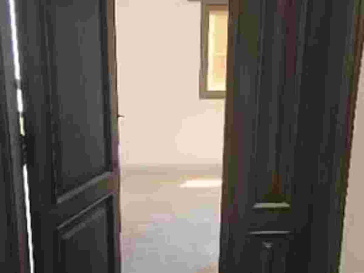 شقة 4 غرف طابق 2 للإيجار