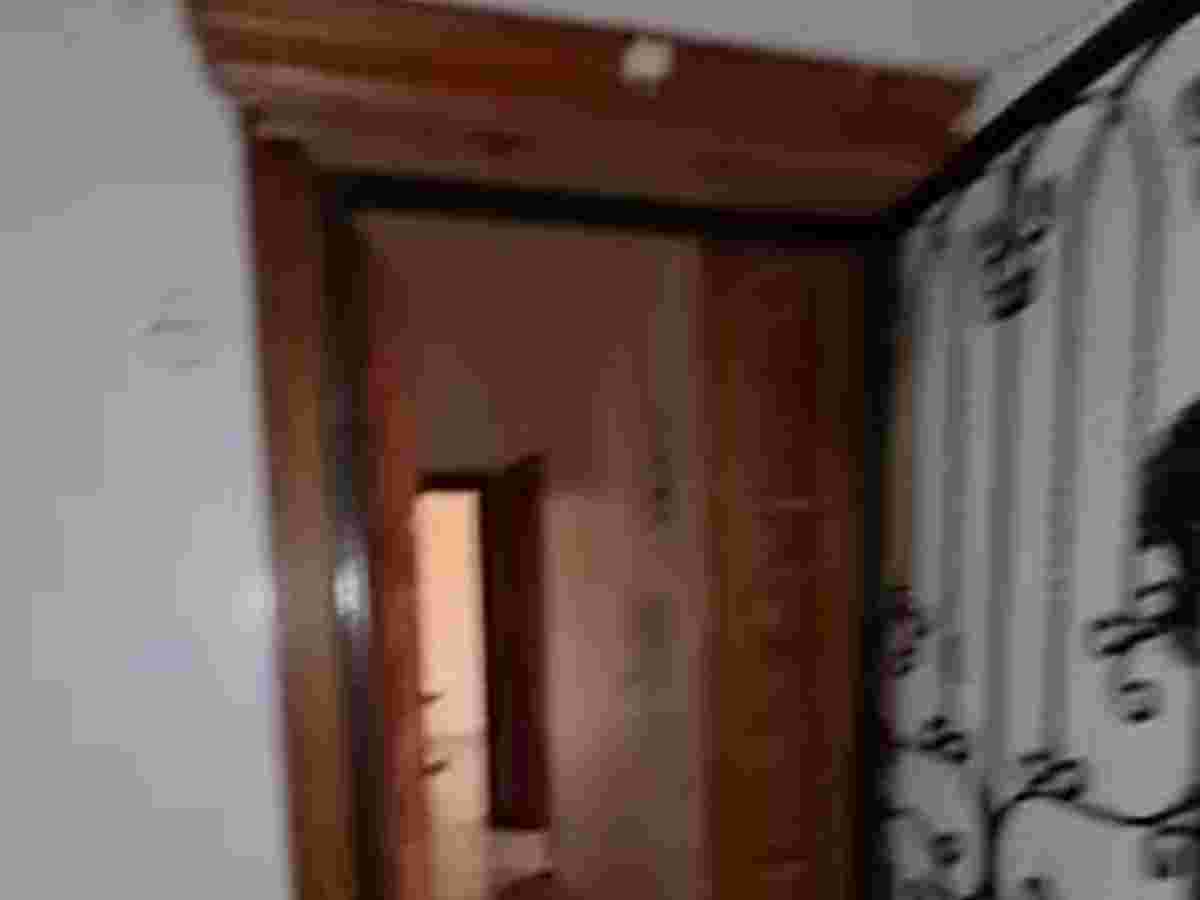 شقة 5 غرف طابق 2 للإيجار