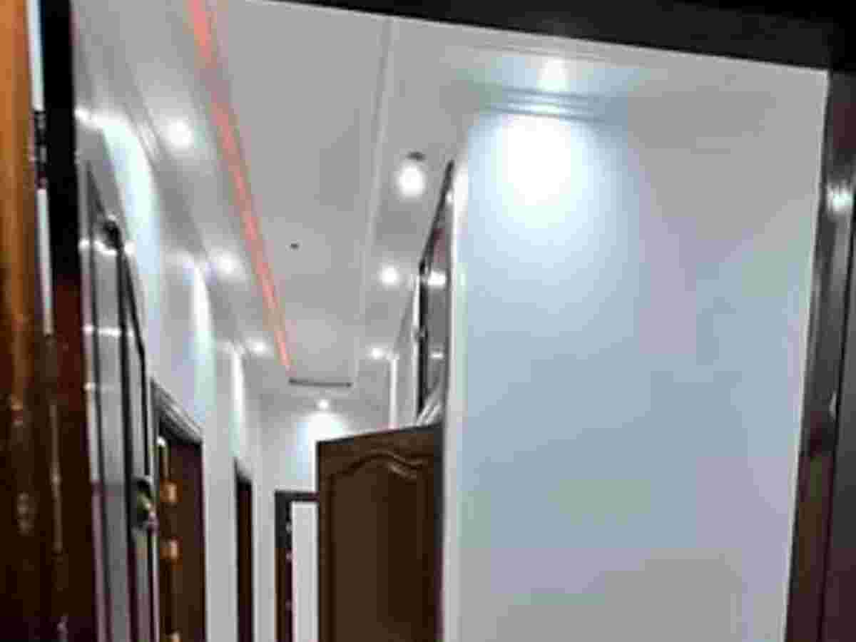 شقة 5 غرف طابق 2 للإيجار