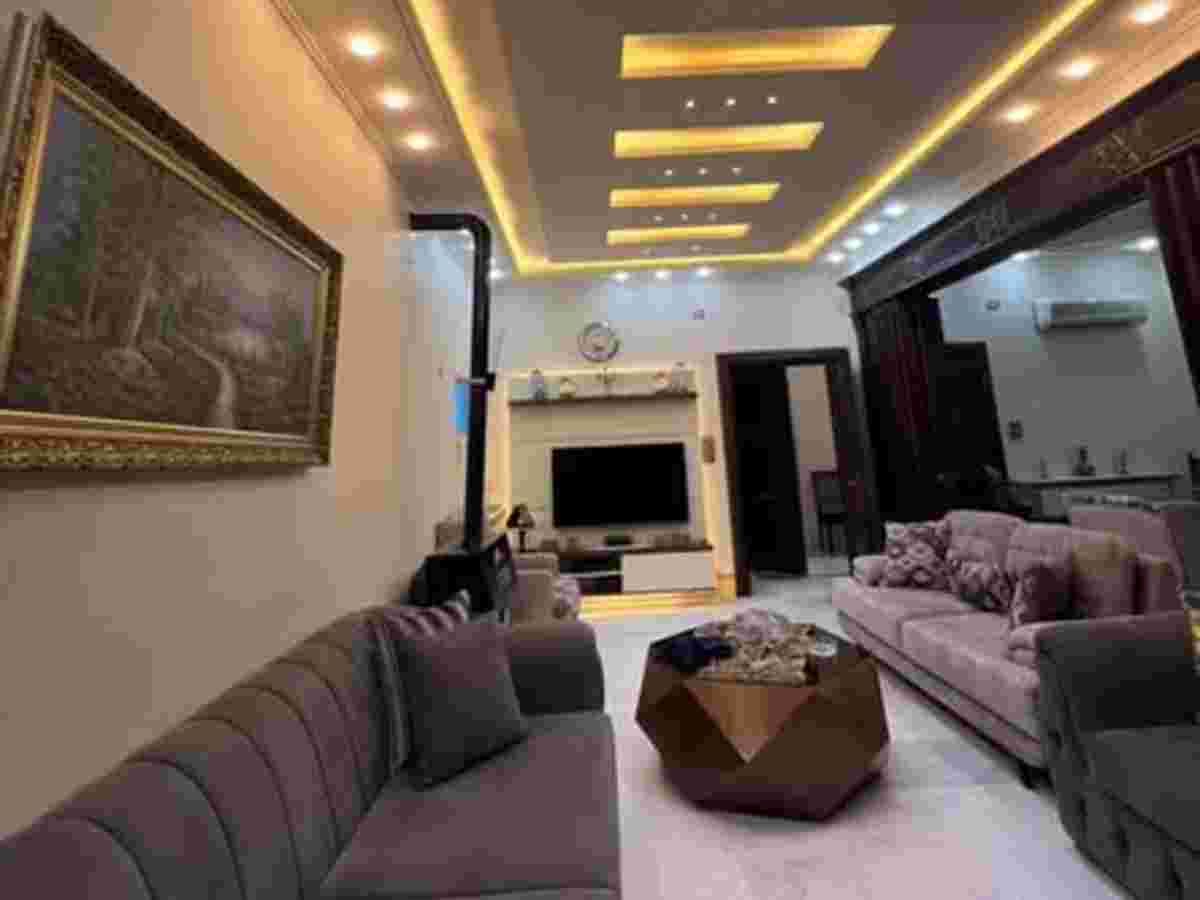 شقة 6 غرف 320م² طابق 4 للبيع