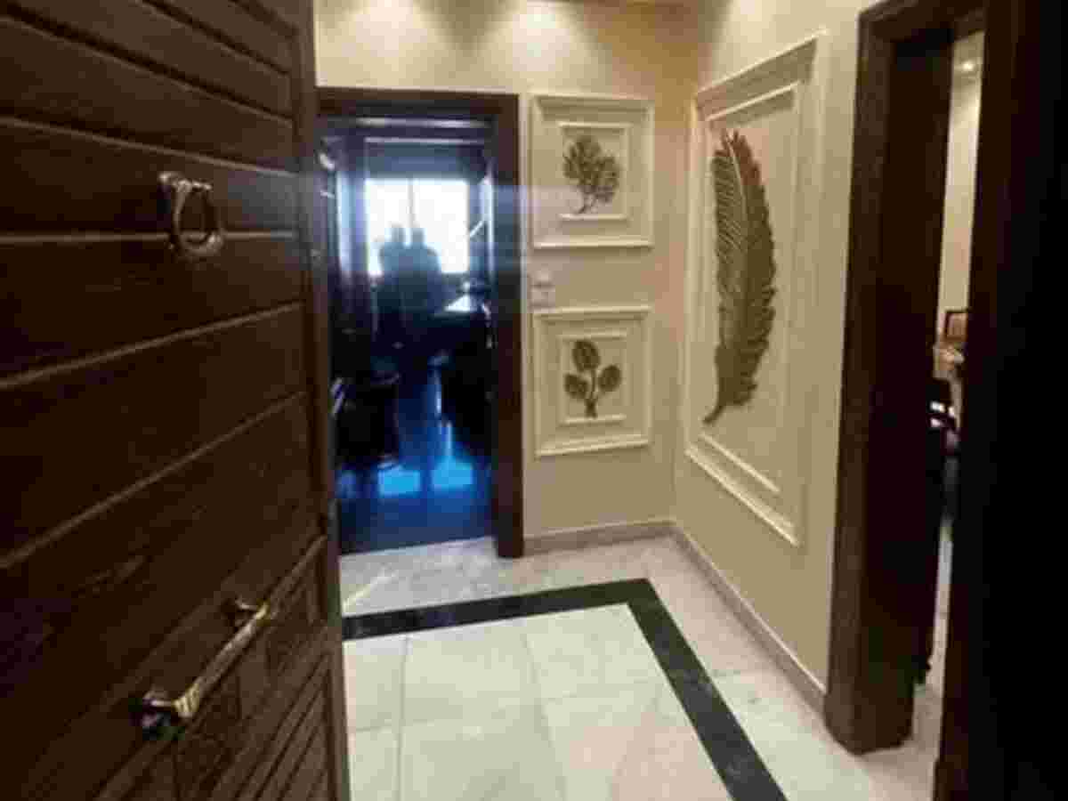شقة 6 غرف طابق 2 للبيع