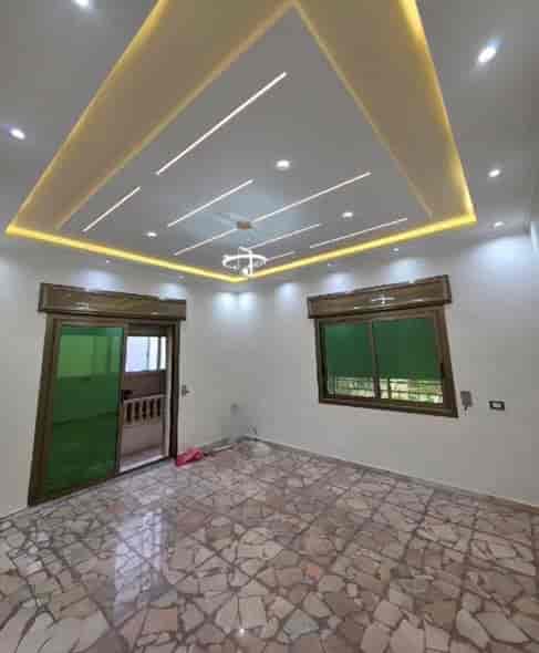 شقة 4 غرف 1 صالات طابق 1 للإيجار