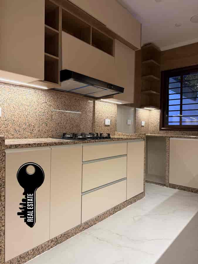 شقة 4 غرف 1 صالات 130م² للبيع