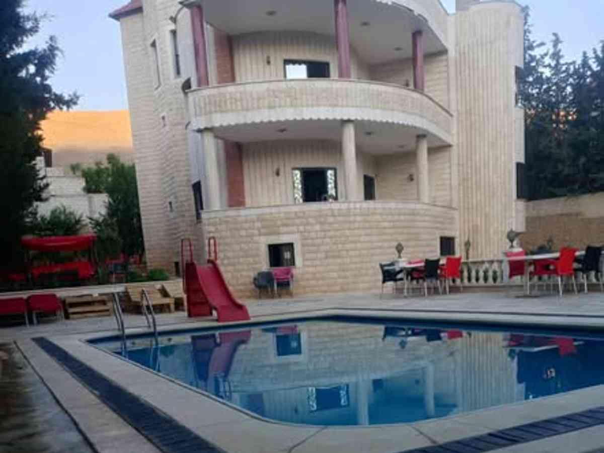 مزرعة 5 غرف للإيجار اليومي