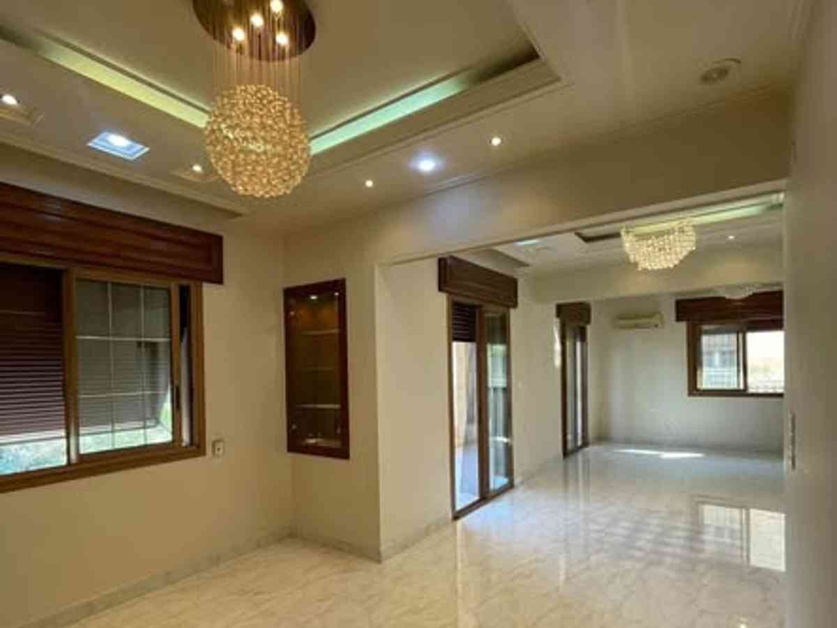 شقة 5 غرف طابق 1 للإيجار
