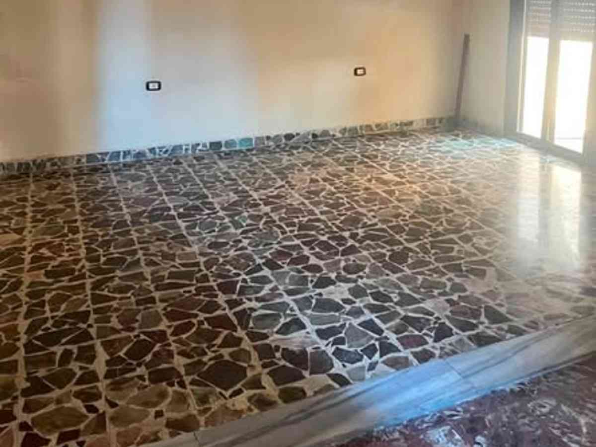 شقة 4 غرف طابق 3 للإيجار