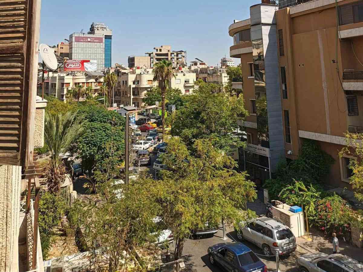شقة 5 غرف 1 صالات 215م² طابق 2 للبيع