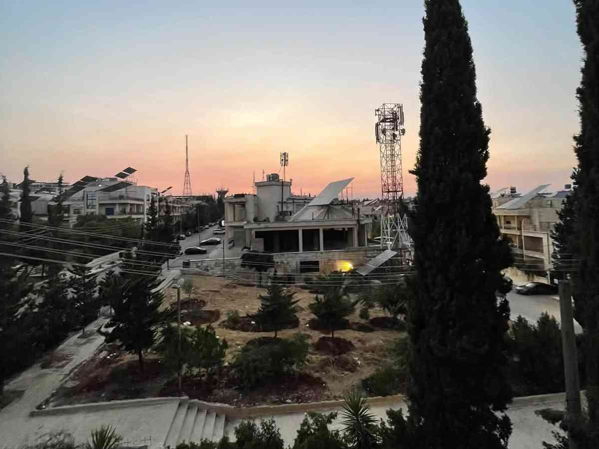 شقة 6 غرف طابق 2 للإيجار