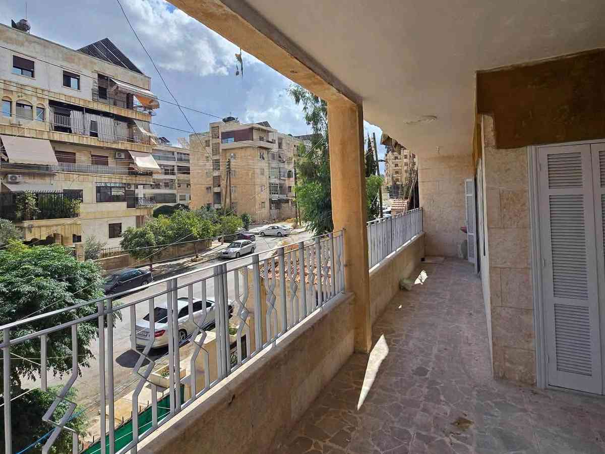 شقة 6 غرف طابق 1 للإيجار