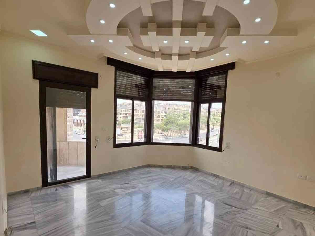 شقة 4 غرف طابق 4 للإيجار