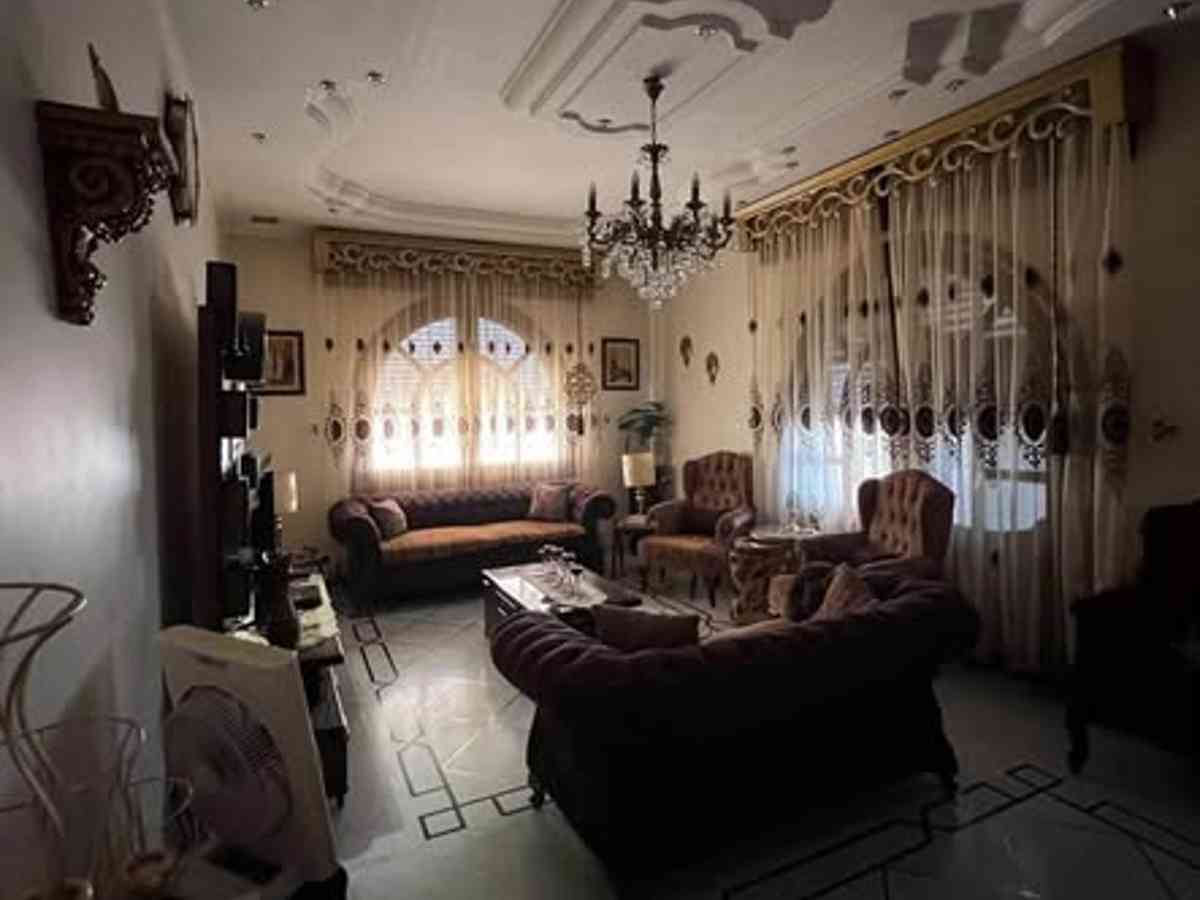 شقة 6 غرف طابق 2 للإيجار