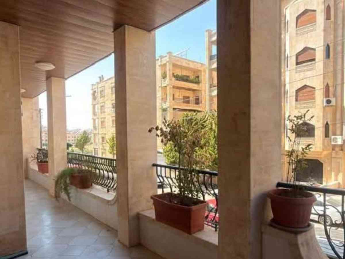 شقة 6 غرف 240م² طابق 1 للبيع