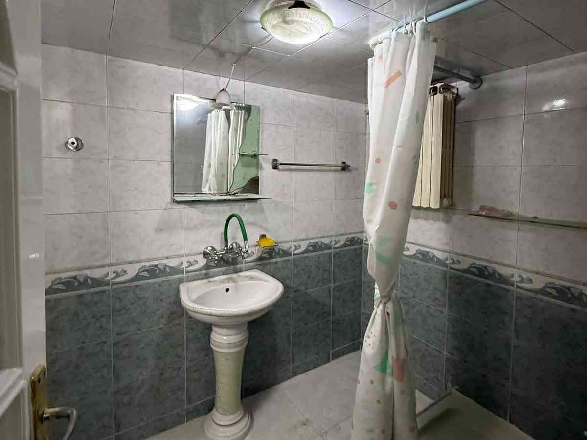 شقة 6 غرف طابق 1 للإيجار