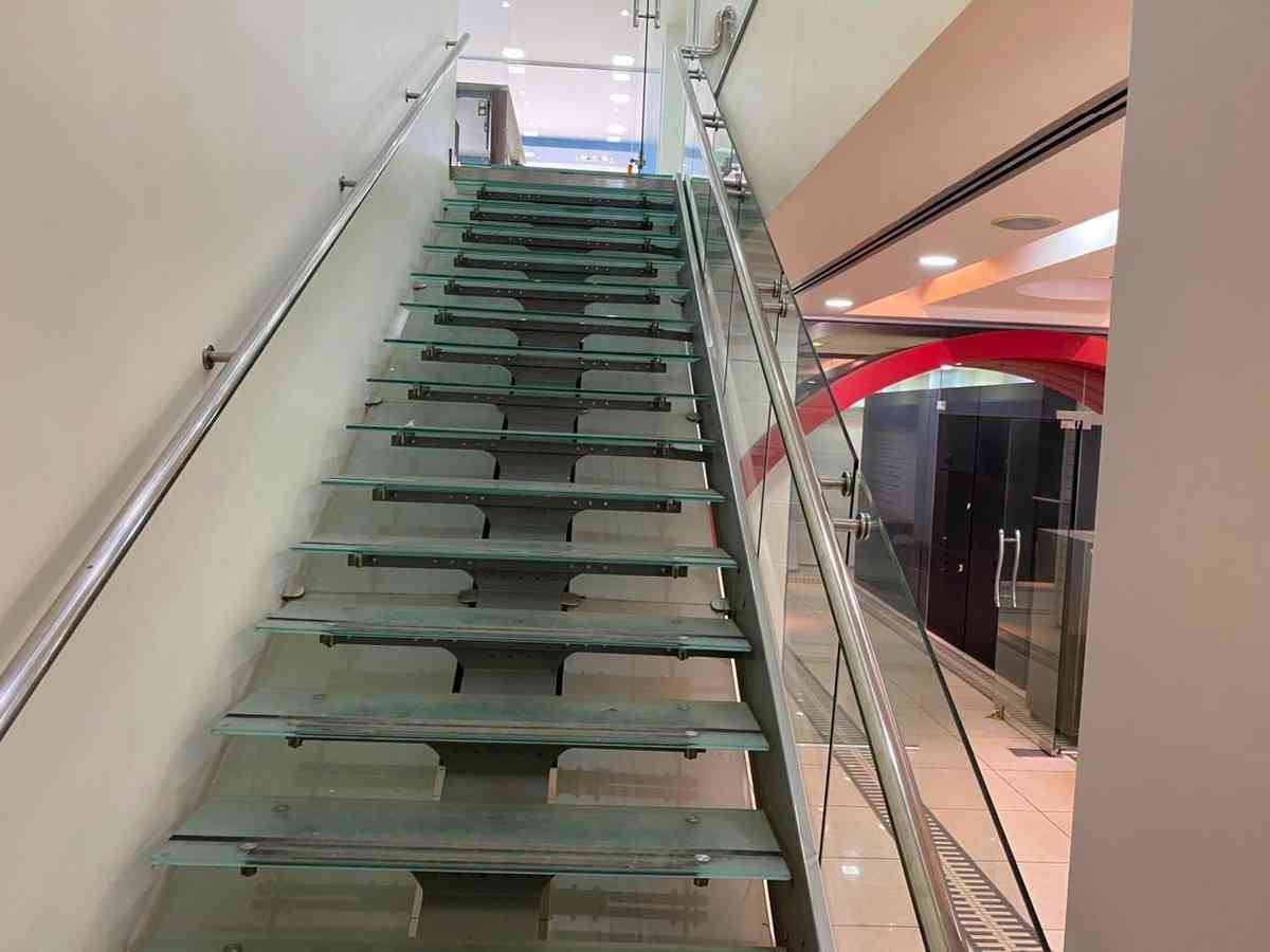 مكتب 240م² مع فرش للإيجار
