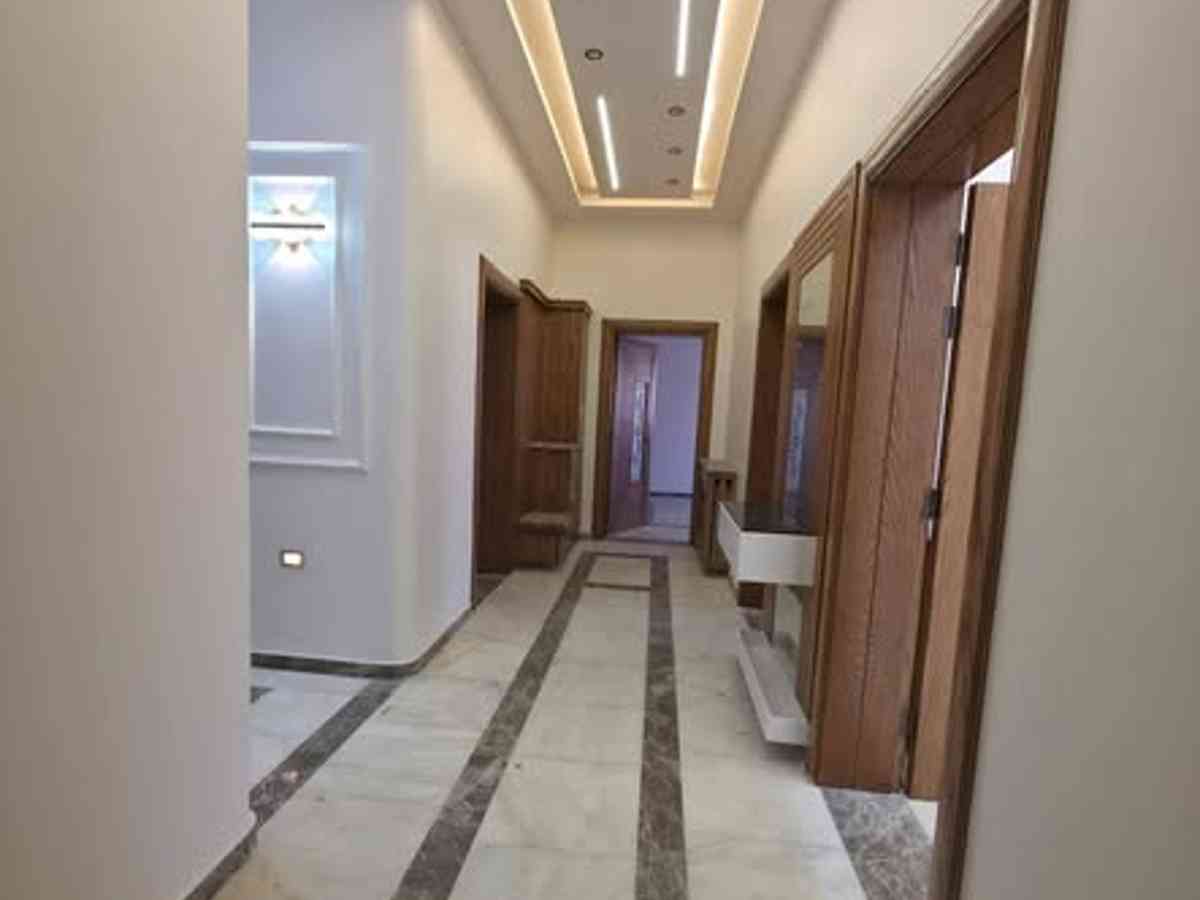 شقة 6 غرف 300م² طابق 4 للبيع