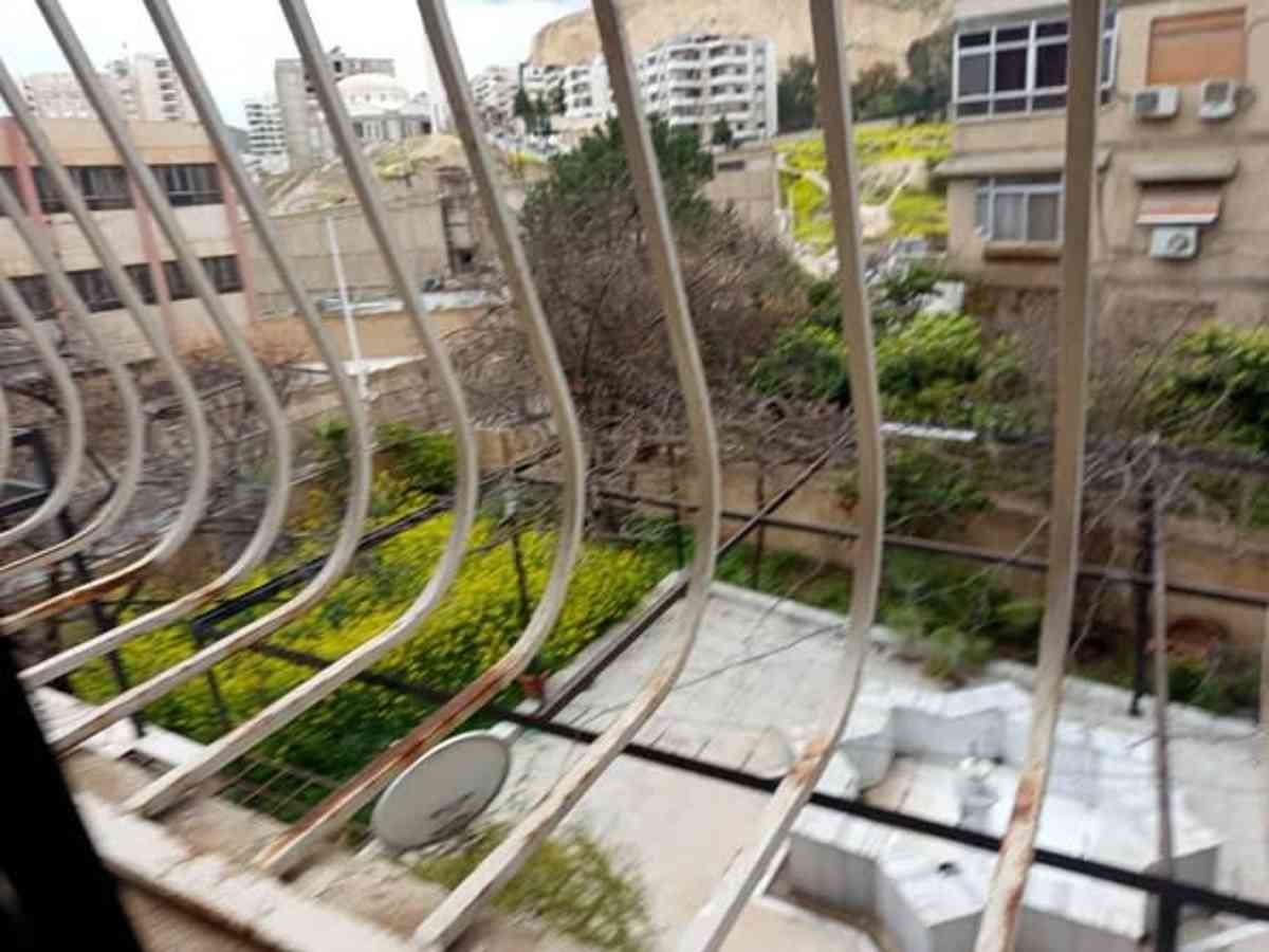 شقة 4 غرف 1 صالات 190م² طابق 1 للبيع