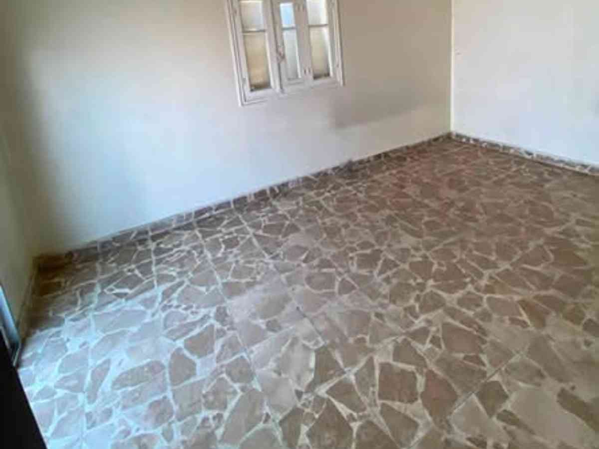 شقة 5 غرف طابق 3 للإيجار
