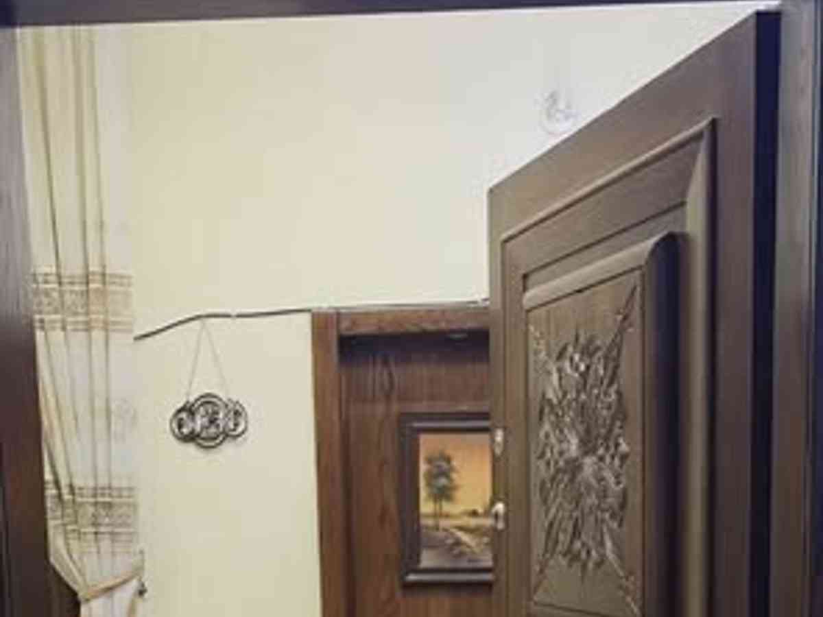شقة 5 غرف طابق 3 للبيع