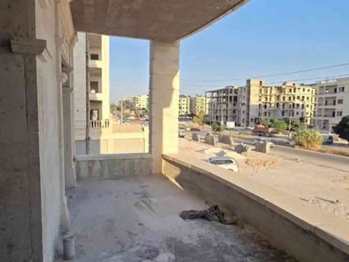 شقة 6 غرف 240م² طابق 1 للبيع
