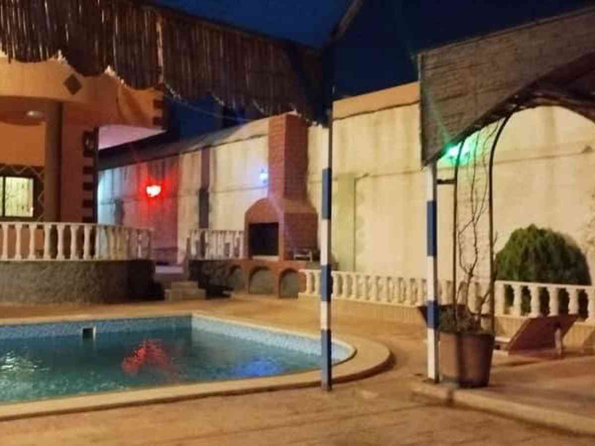 فيلا 4 غرف 1 صالات للإيجار اليومي