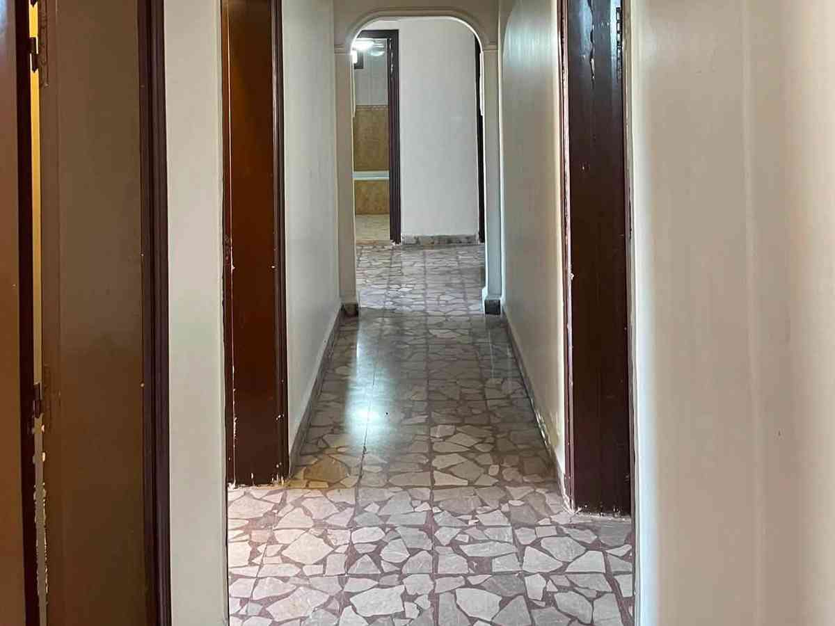 شقة 5 غرف 200م² طابق 2 للإيجار