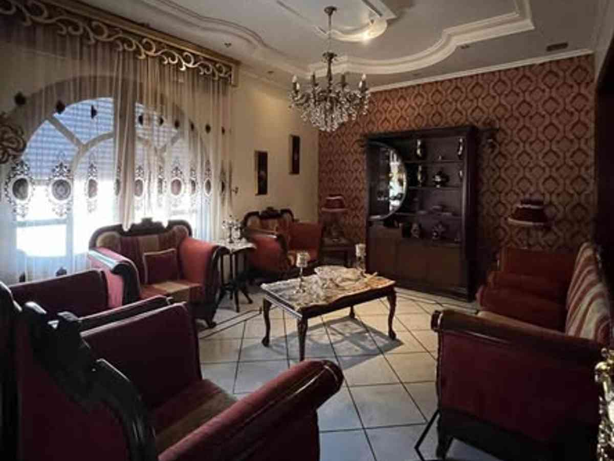 شقة 6 غرف طابق 2 للإيجار