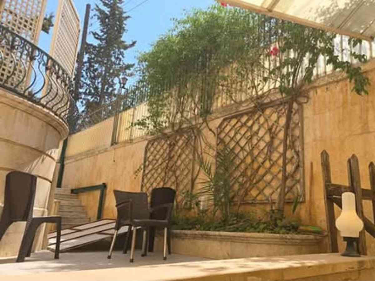 مكتب 4 غرف مع فرش للإيجار