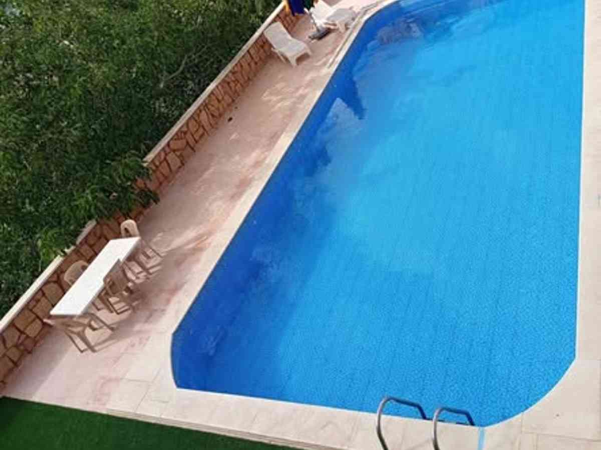 فيلا 4 غرف 1 صالات للإيجار اليومي