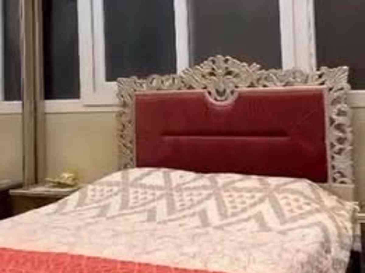 شقة 2 غرف 1 صالات طابق 1 مع فرش للبيع