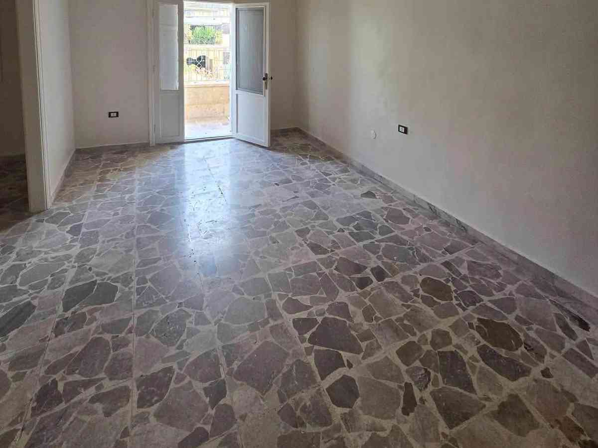 شقة 6 غرف طابق 1 للإيجار